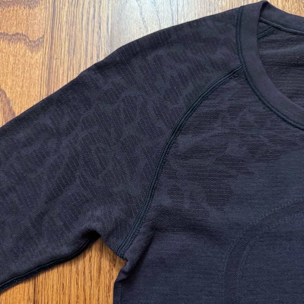 Lululemon Swiftly Tech Long Sleeve Crew in Black Cherry size 6 - Picture 5 of 14